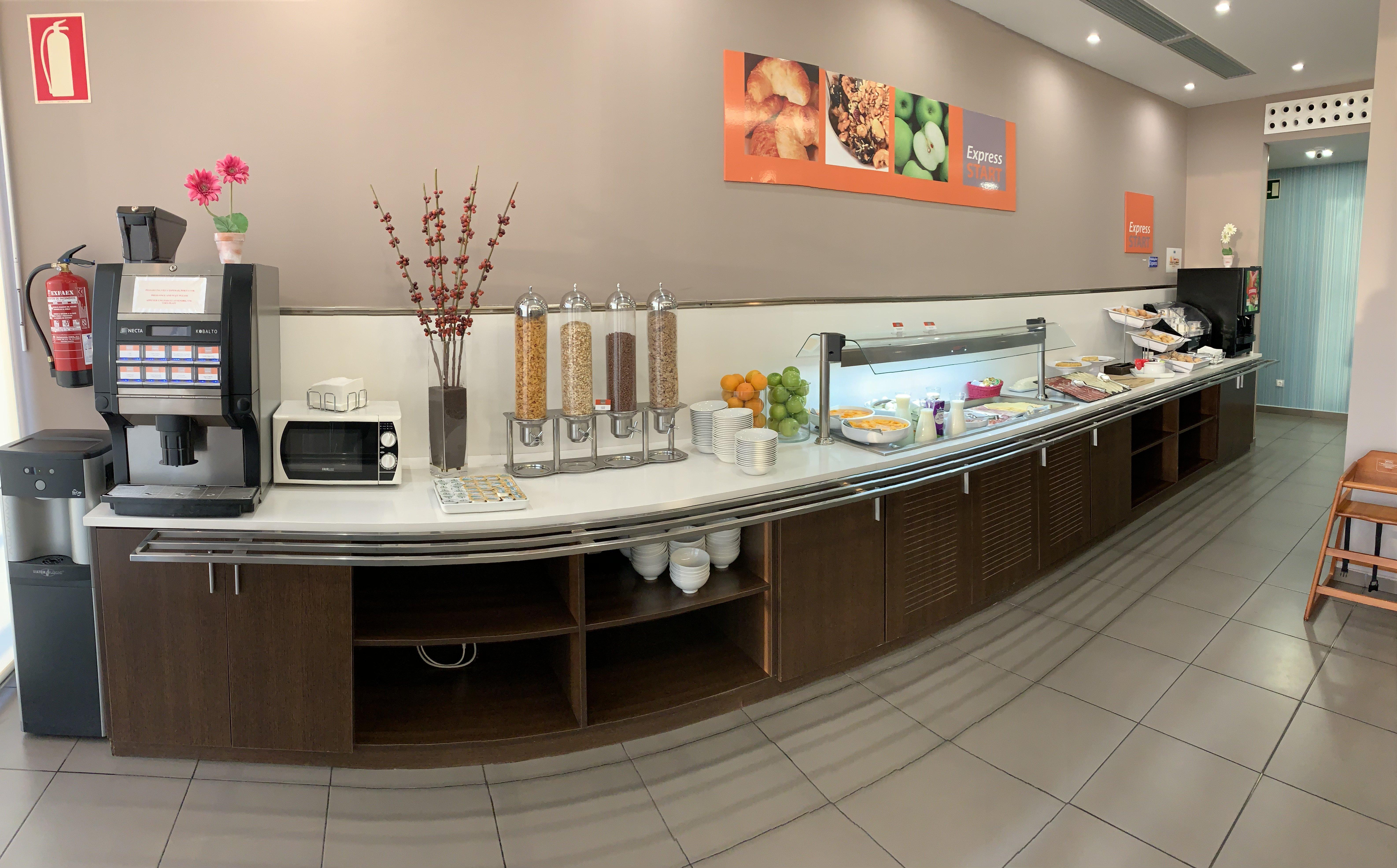 Holiday Inn Express Vitoria By Ihg Εξωτερικό φωτογραφία