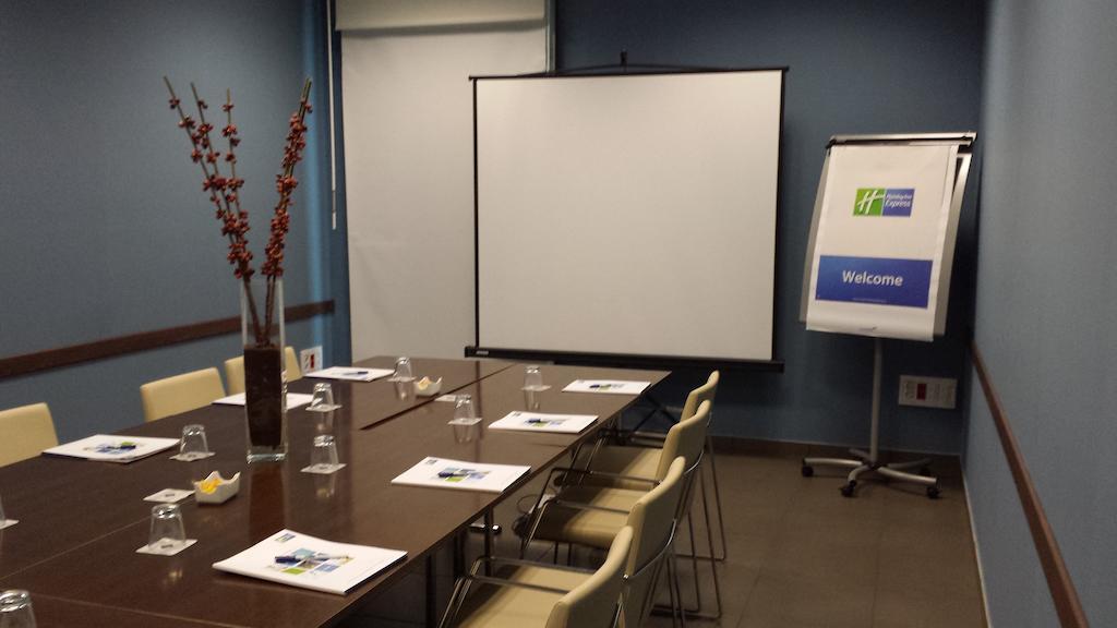 Holiday Inn Express Vitoria By Ihg Εξωτερικό φωτογραφία