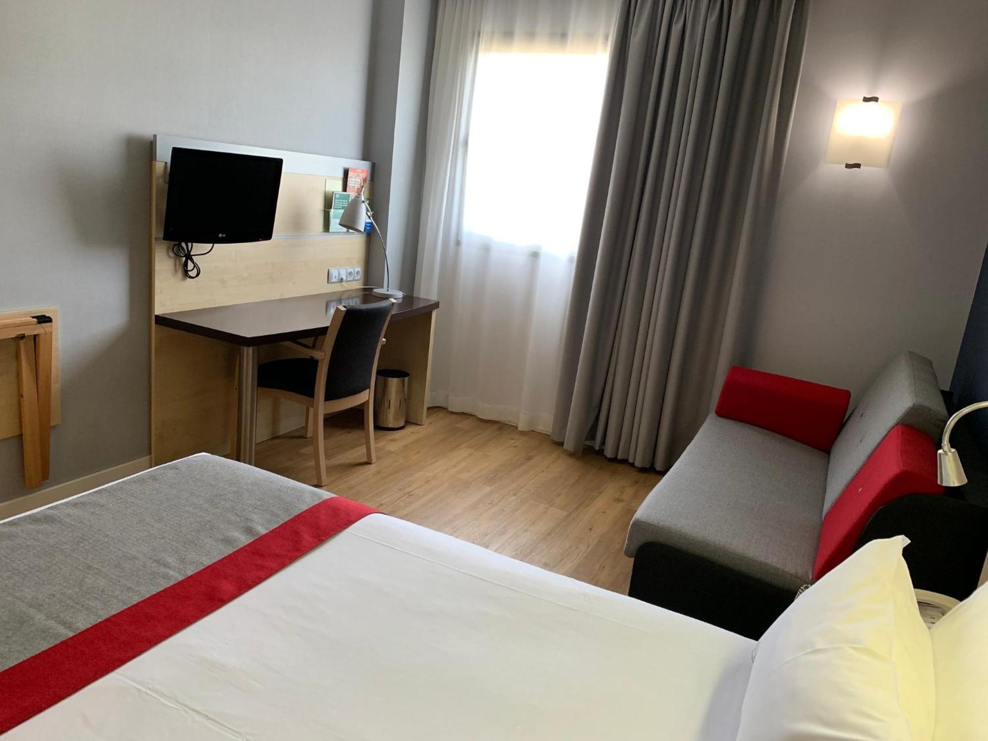 Holiday Inn Express Vitoria By Ihg Εξωτερικό φωτογραφία