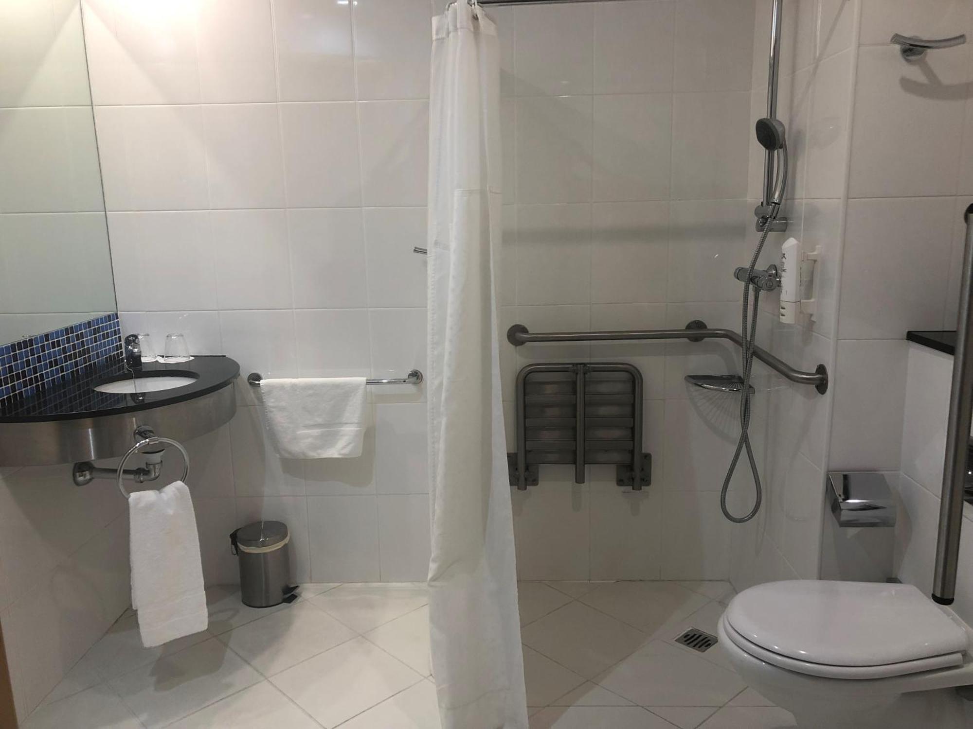 Holiday Inn Express Vitoria By Ihg Εξωτερικό φωτογραφία
