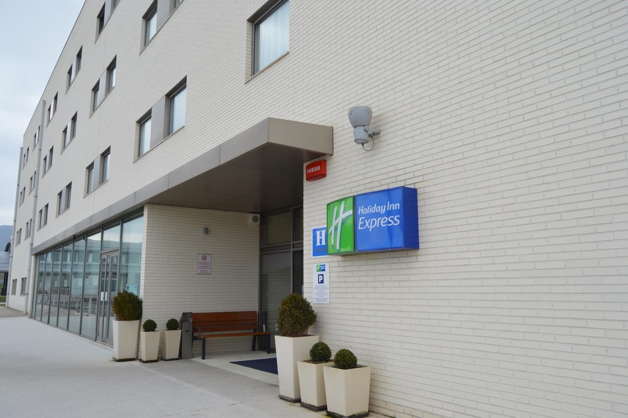 Holiday Inn Express Vitoria By Ihg Εξωτερικό φωτογραφία