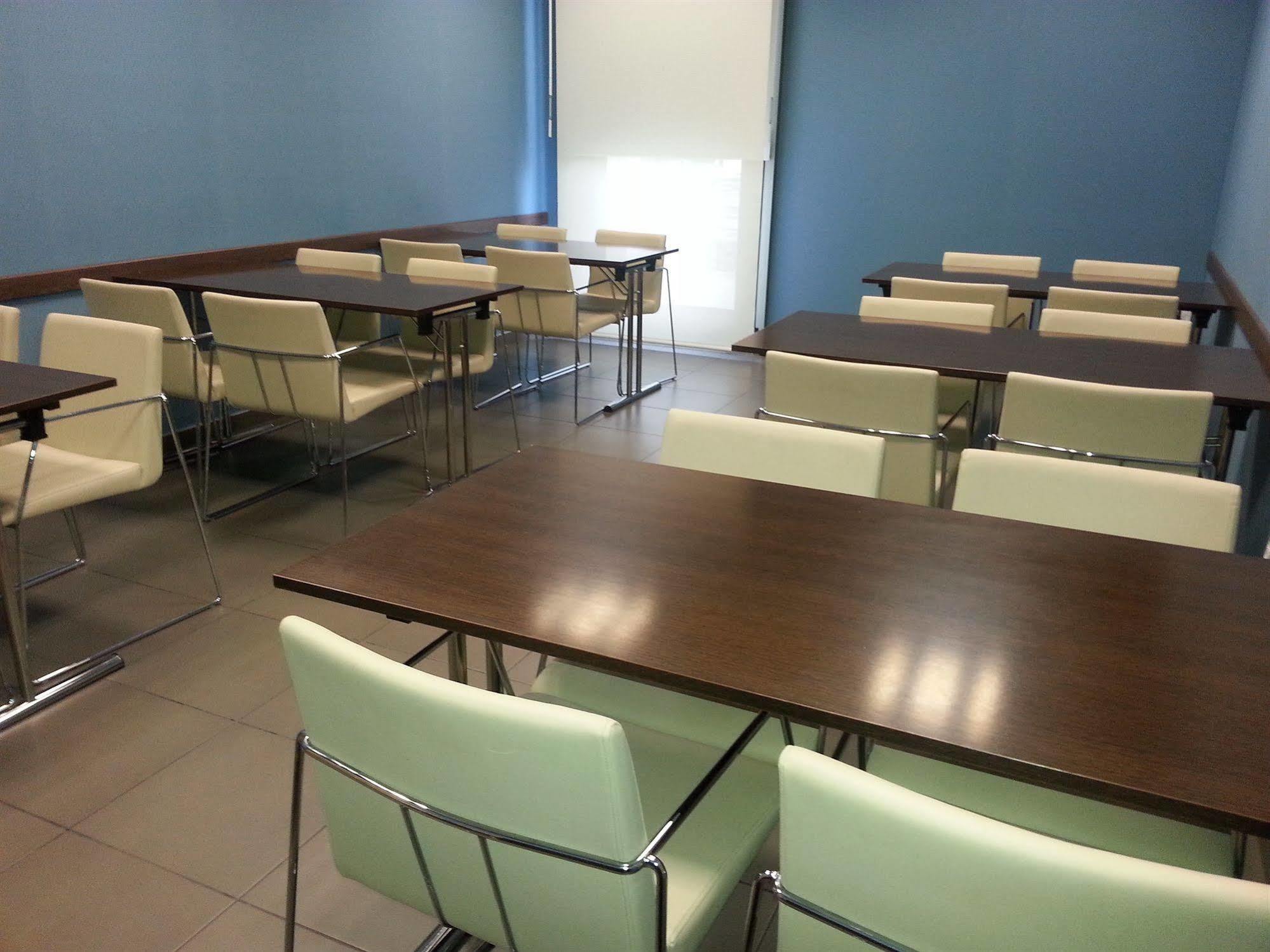 Holiday Inn Express Vitoria By Ihg Εξωτερικό φωτογραφία